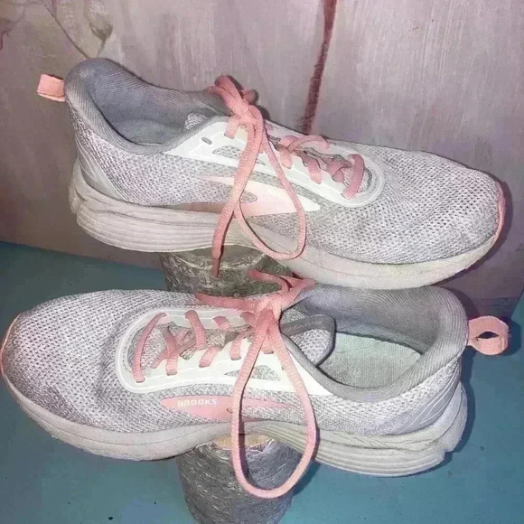 Brooks Anthem 3 Running Sneaker Women's Size 8.5 Gray Pink Peach Coral - Picture 2 of 12